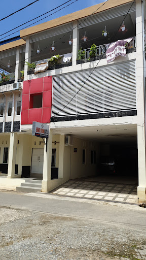 RedDoorz Syariah Near Lapangan Dwiwarna Barabai