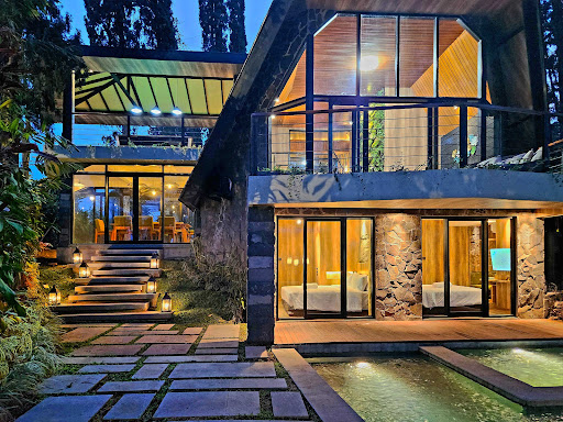 Villa 4-BR Klub Bunga No.4 Batu Malang