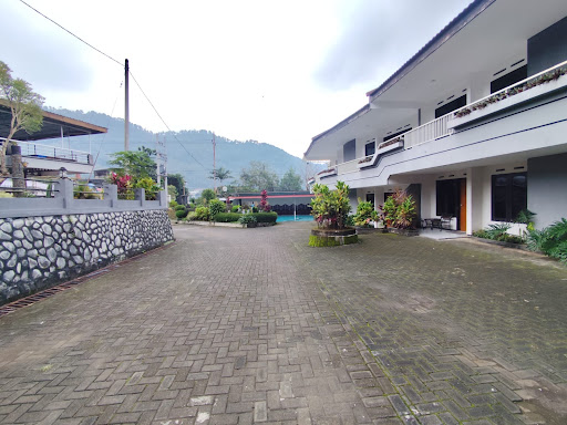 Hotel Nirwana & Convention Batu