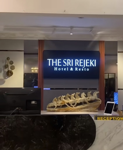 Hotel Sri Rejeki / The Sri Rejeki Hotel