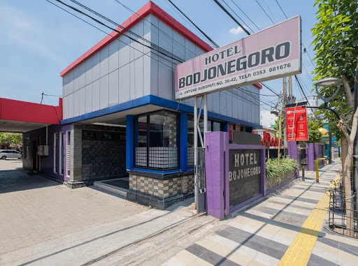 RedDoorz near Bojonegoro Train Station