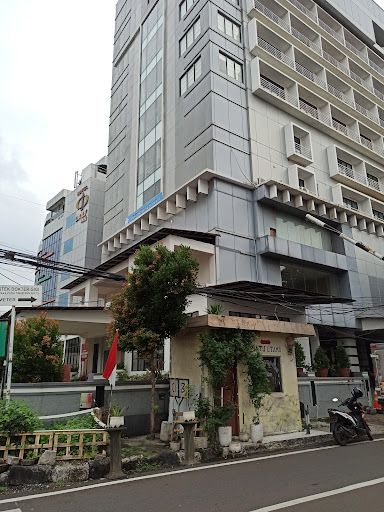 Lume'os Hotel