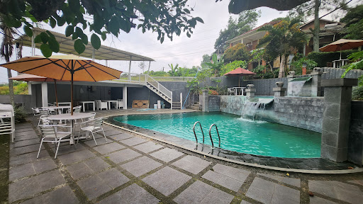 Bukit Alamanda Resort & Resto