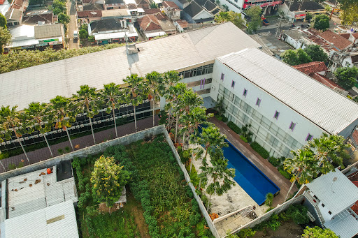Royal Hotel n' Resto Jember