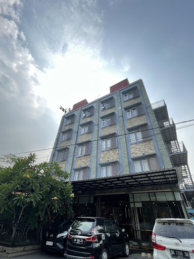 CREW EXPRESS HOTEL