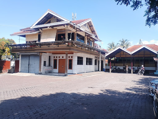 Hotel dan Kolam Renang Surya Alam Garut