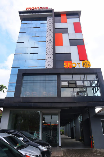 Hotel Front One Kediri