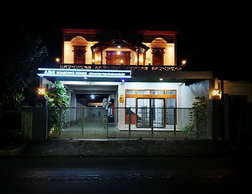 A&R BOARDING HOUSE // RUMAH KOST // BULANAN // LAKI-LAKI // WANITA // RUMAH TANGGA // TIDAK MENYEWAKAN HARIAN //LUMAJANG