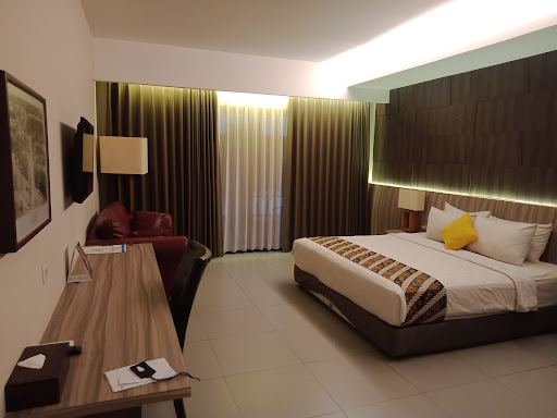 Grand Laguna Hotel And Villa