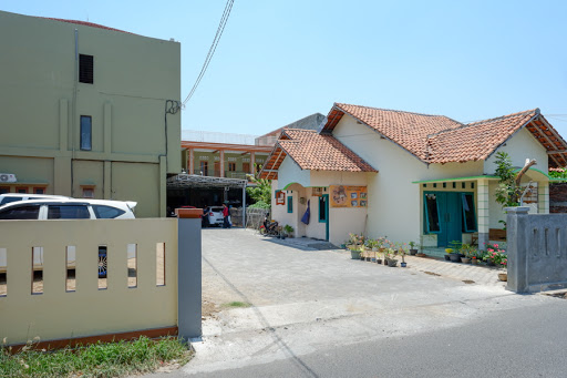 RedDoorz Syariah near Alun Alun Pati