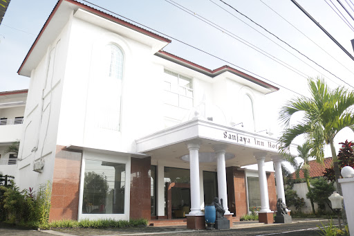 Hotel Sanjaya Inn