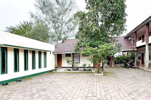 Urbanview Hotel Sabitha Kalijati Subang