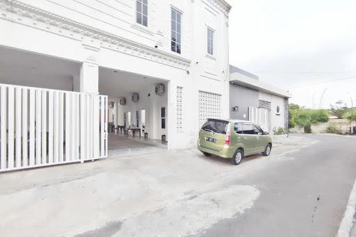 RedDoorz @ Arya Yudini Tugu Kartasura