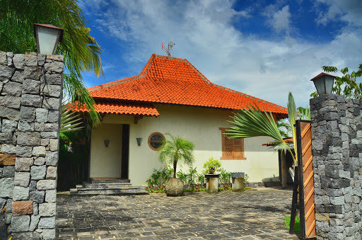 Villa Aquin