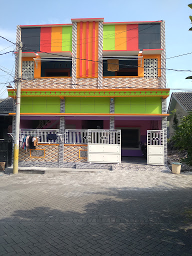 Indekos Perum Grenhill blok J 7 no 9 B kebomas gresik