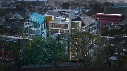 Golden Hill by Golden Tulip