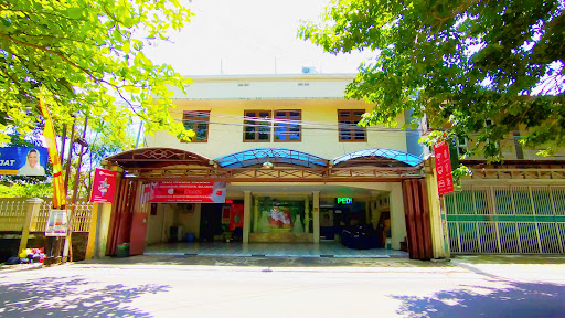 RedDoorz near Ahmad Yani Monument Park Kudus