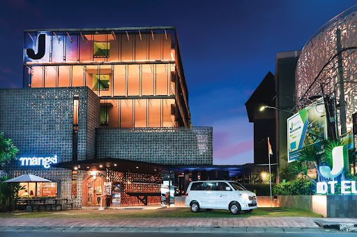 J Hotel Kuta managed by Jayakarta Group