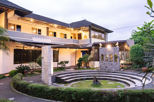 Saung Balibu Hotel