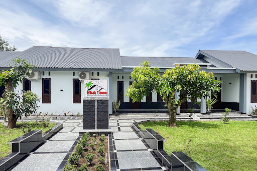 RedDoorz @ Mbak Tinem Home Homestay Near Bandara Lubuk Linggau