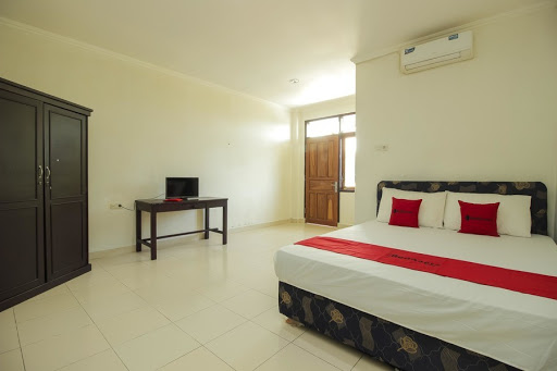 RedDoorz @ Malalayang Manado