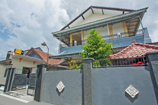 Bintang KhanidaSyari'ah