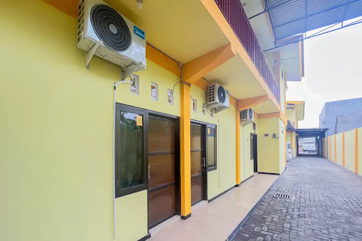 Sion Homestay RedPartner near Terminal Kertajaya Mojokerto