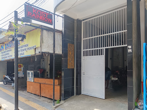 RedDoorz @ Brawijaya Central Kampung Inggris