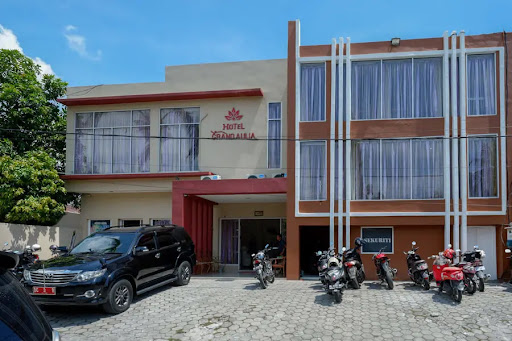 RedDoorz @ Hotel Grand Aulia Majene