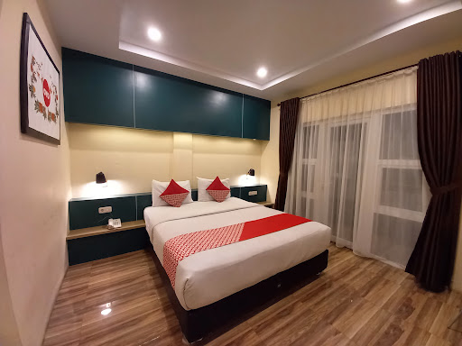 OYO 727 Merlion Hotel