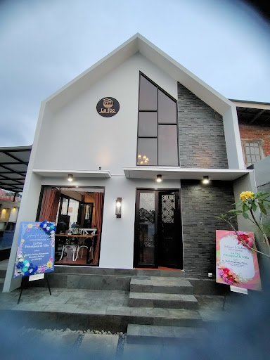 La fee Villa Purwokerto