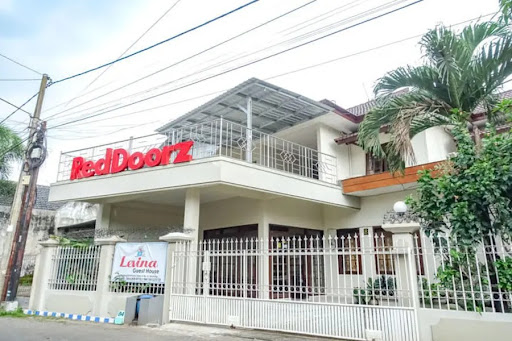 RedDoorz @ Simpang Borobudur