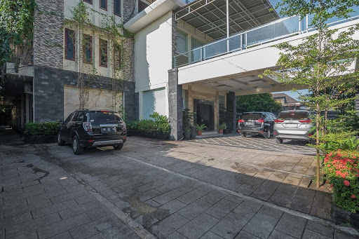 RedDoorz Plus near Cambridge City Square 2 Medan