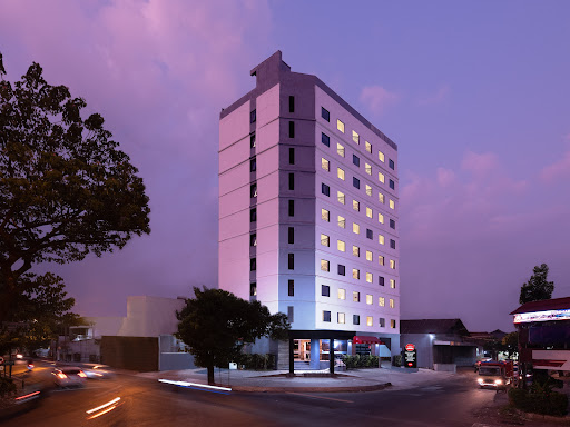 Hotel NEO Gading Solo