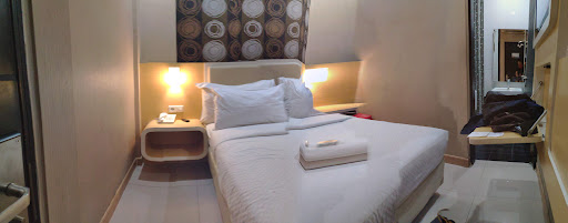 Simple Inn Hotel