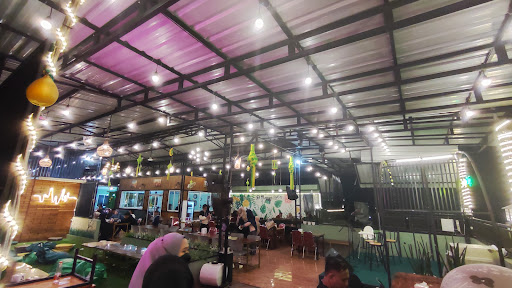 D'Manggo Cafe & Rooftop