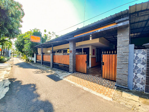 Wisma Trubus Syariah RedPartner Near RSUD Koesma Tuban