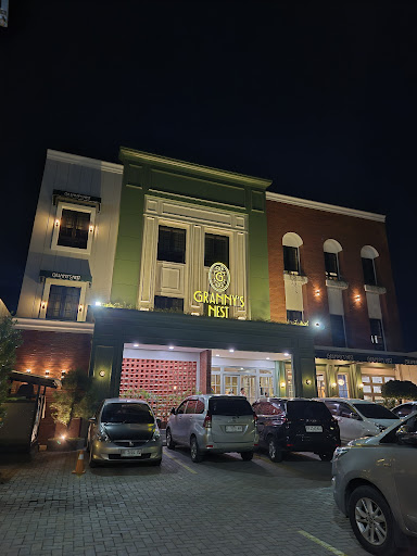 Granny’s Nest Boutique Hotel & Cafe