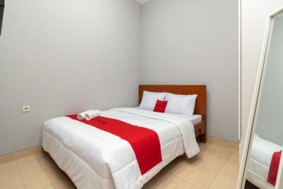 reddoorz near rs sari asih cipondoh